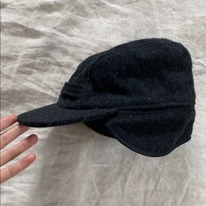 Filson mackinaw wool cap charcoal 24” medium